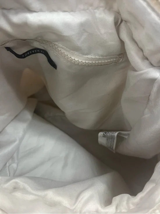 Forever 21 Soft Cream Large Quilted Shoulder Bag - Picture 3 of 4